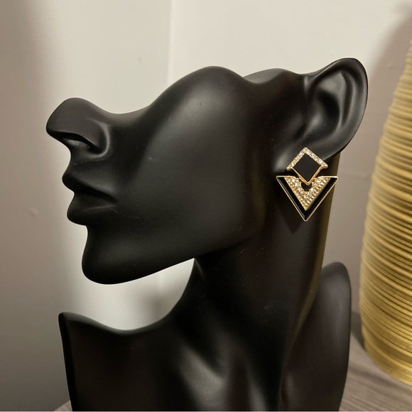 ✨Beautiful Gold Black Enamel Rhinestone earrings - Picture 1 of 3